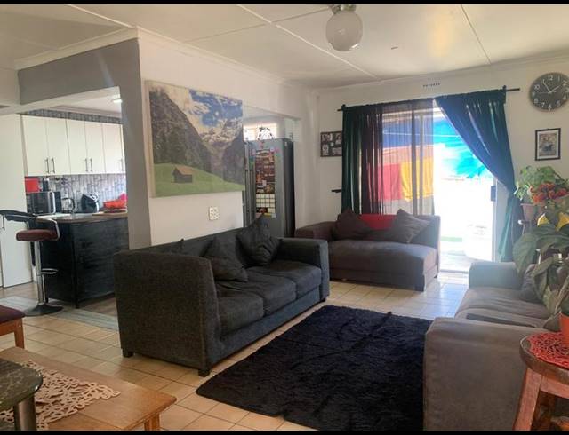 3 BEDROOM HOUSE FOR SALE IN WESTRIDGE